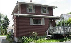 2nd image of 536 Hawthorne Pl