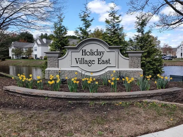 1302B Ginger Dr, Mount Laurel, NJ 08054