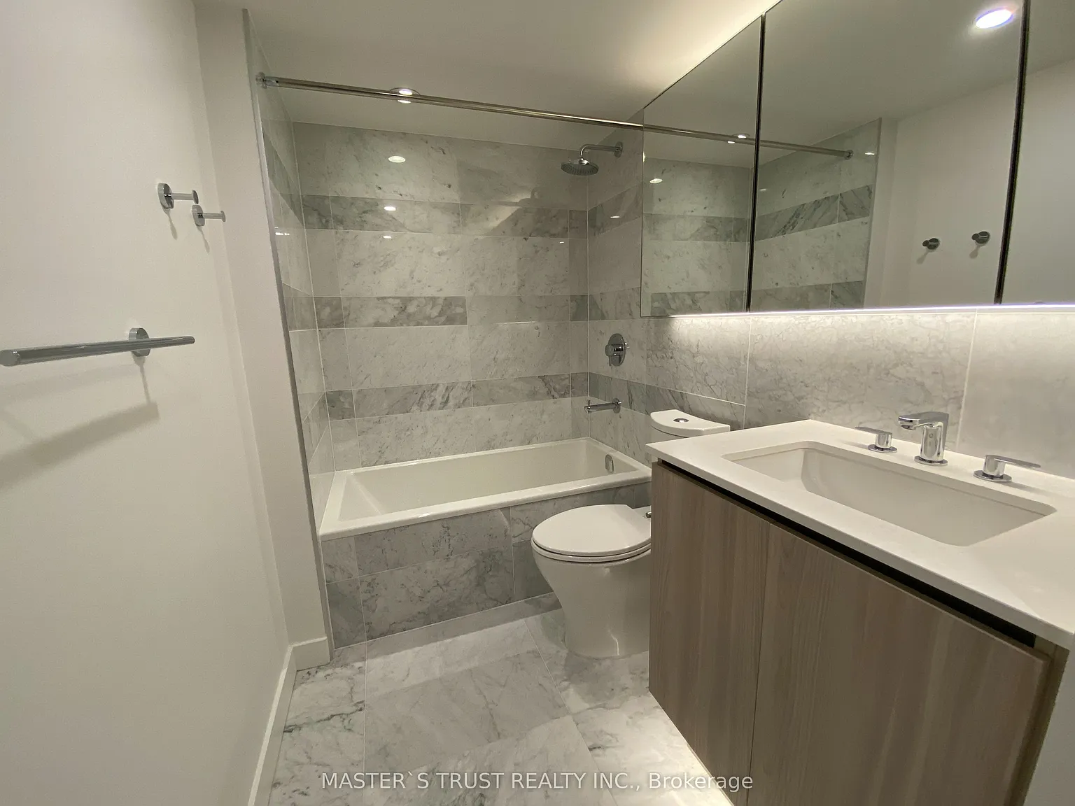 2 bed, $2,600 — Photo 4
