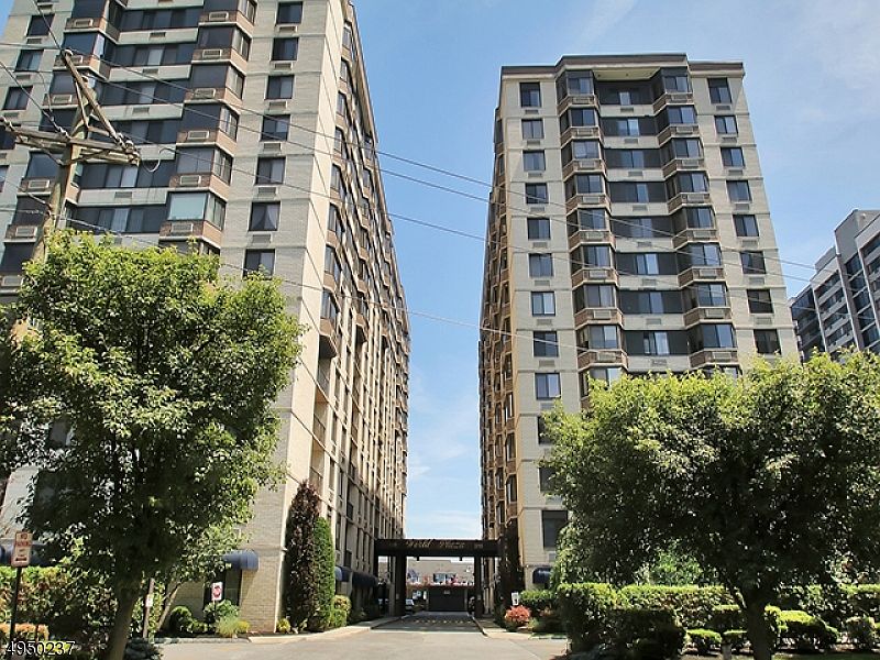 1st image of 326 Prospect Ave
