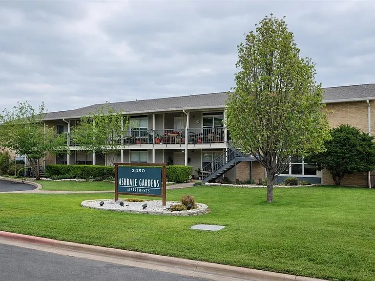 2450 Ashdale Dr #210 — Photo 18