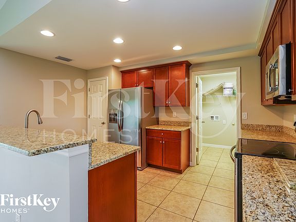 5th image of 2728 NW 20th Pl