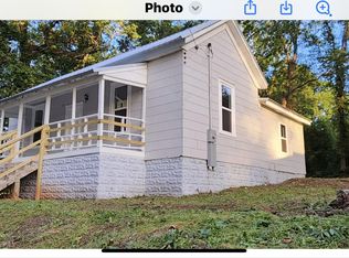 17 Dallas St, Manchester, GA 31816