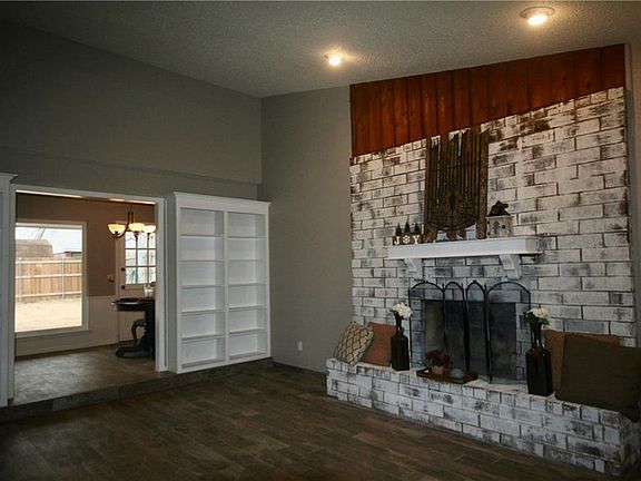 5th image of 1921 Oakcreek Dr