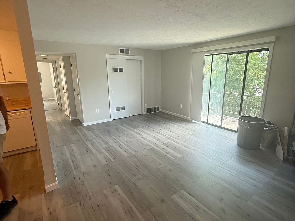 1st image of 15 Veranda Rd APT 7