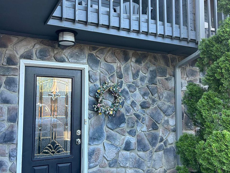 1st image of 14 Devon Ct