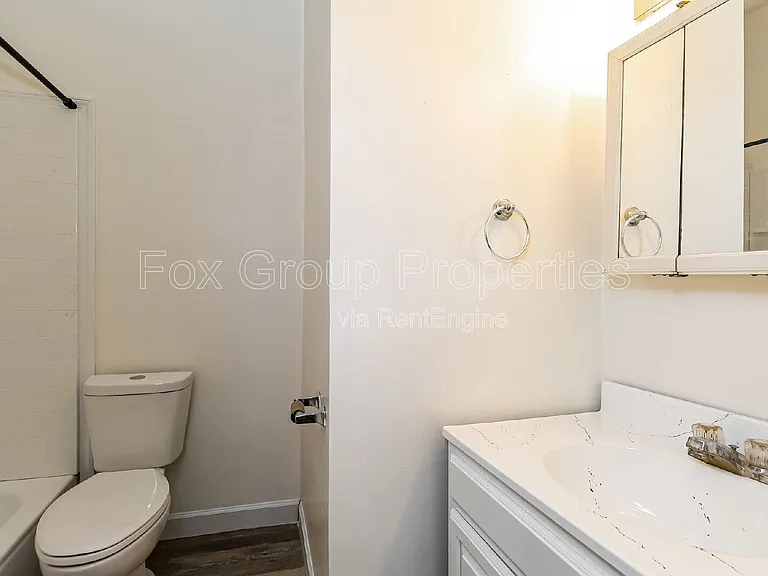 709 S Davis Ave — Photo 15