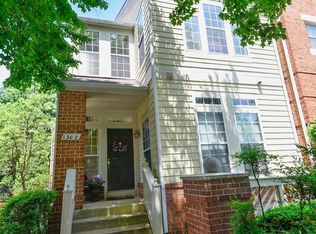 1302 Garden Wall Cir #103, Reston, VA 20194