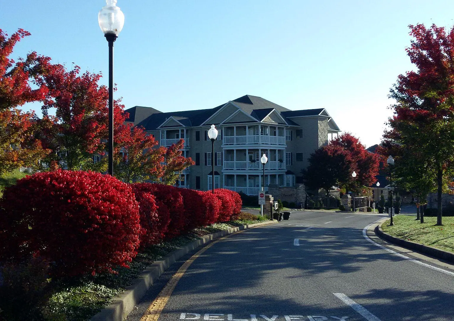 4 bed, 3.5 bath, 2700 sqft, $2,400 — Photo 4