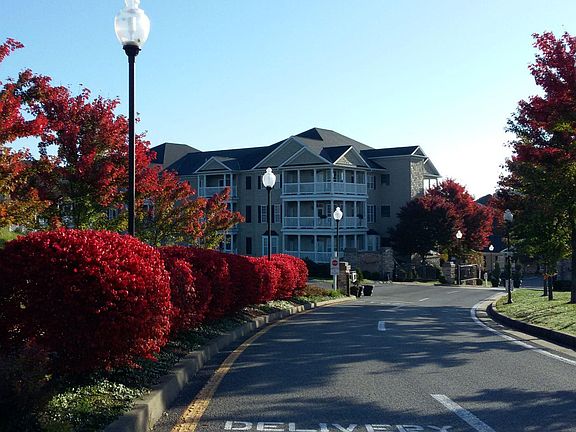 4th image of 2218 Suncrest Vlg #2218