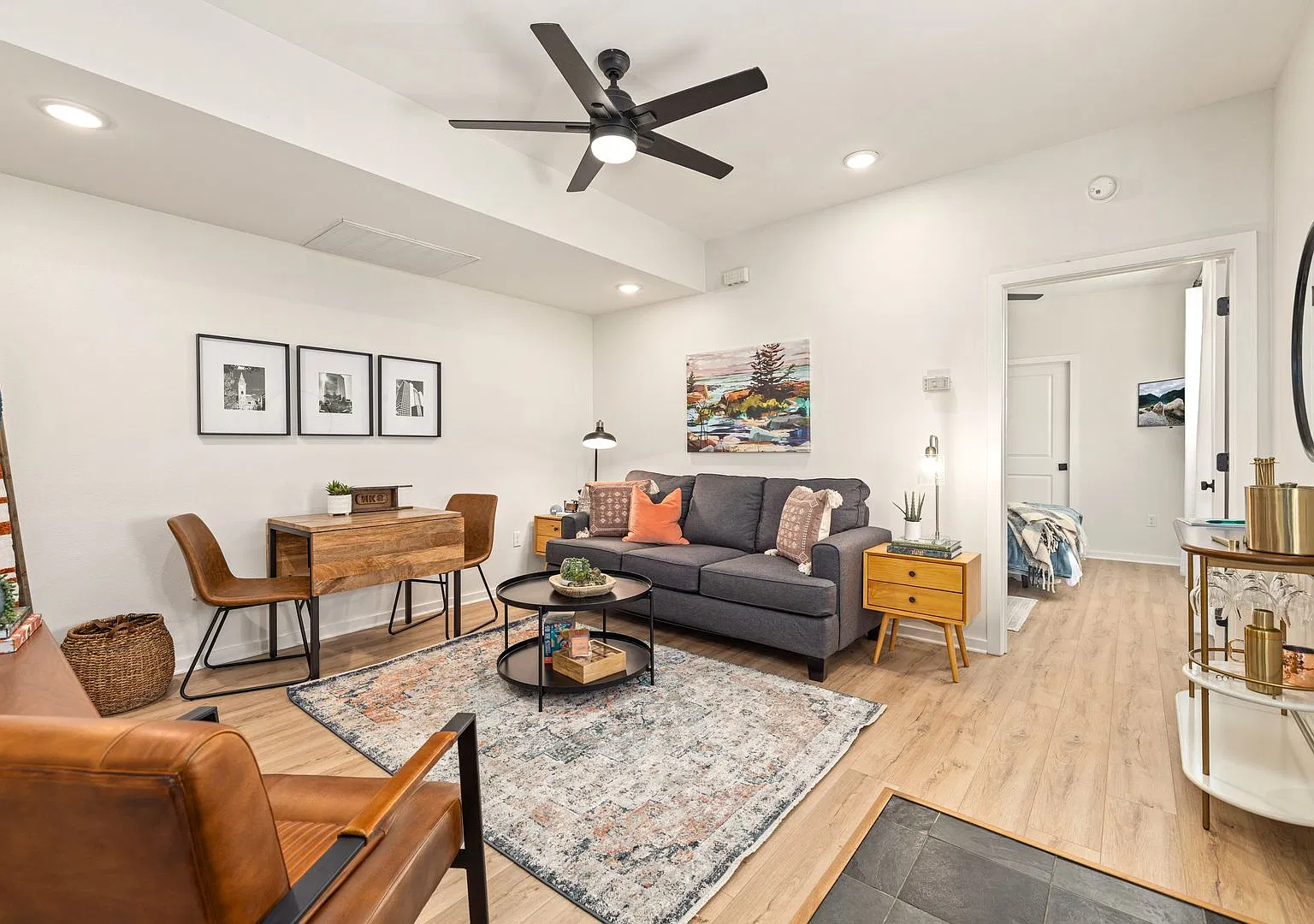 40 E Maple St — Photo 1