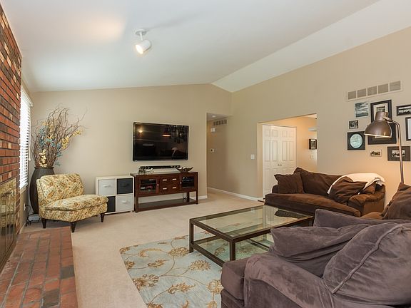 5th image of 15454 Highcroft Dr