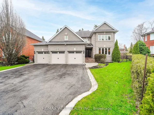 31 Garriock Ct, Vaughan, ON L4L 8S7