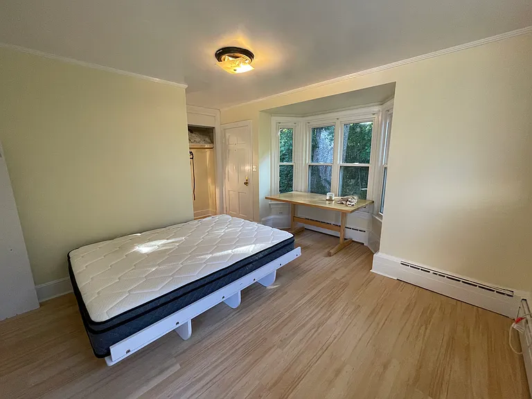 106 Stewart Cir #B — Photo 2
