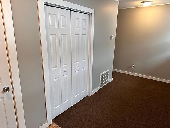 5th image of 212 E Water St #B