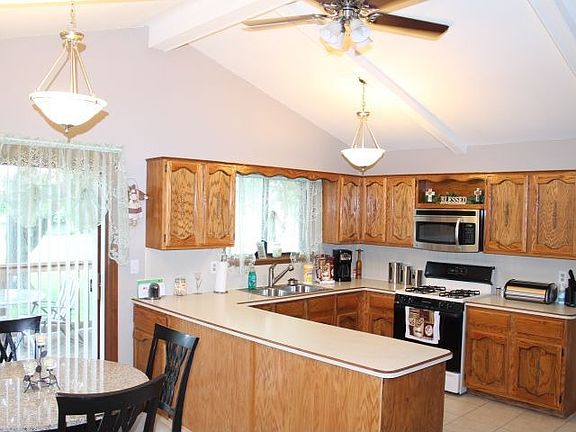4th image of 43278 Hillcrest Dr