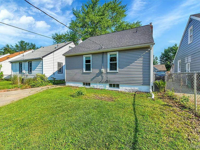 24717 New York St — Photo 18