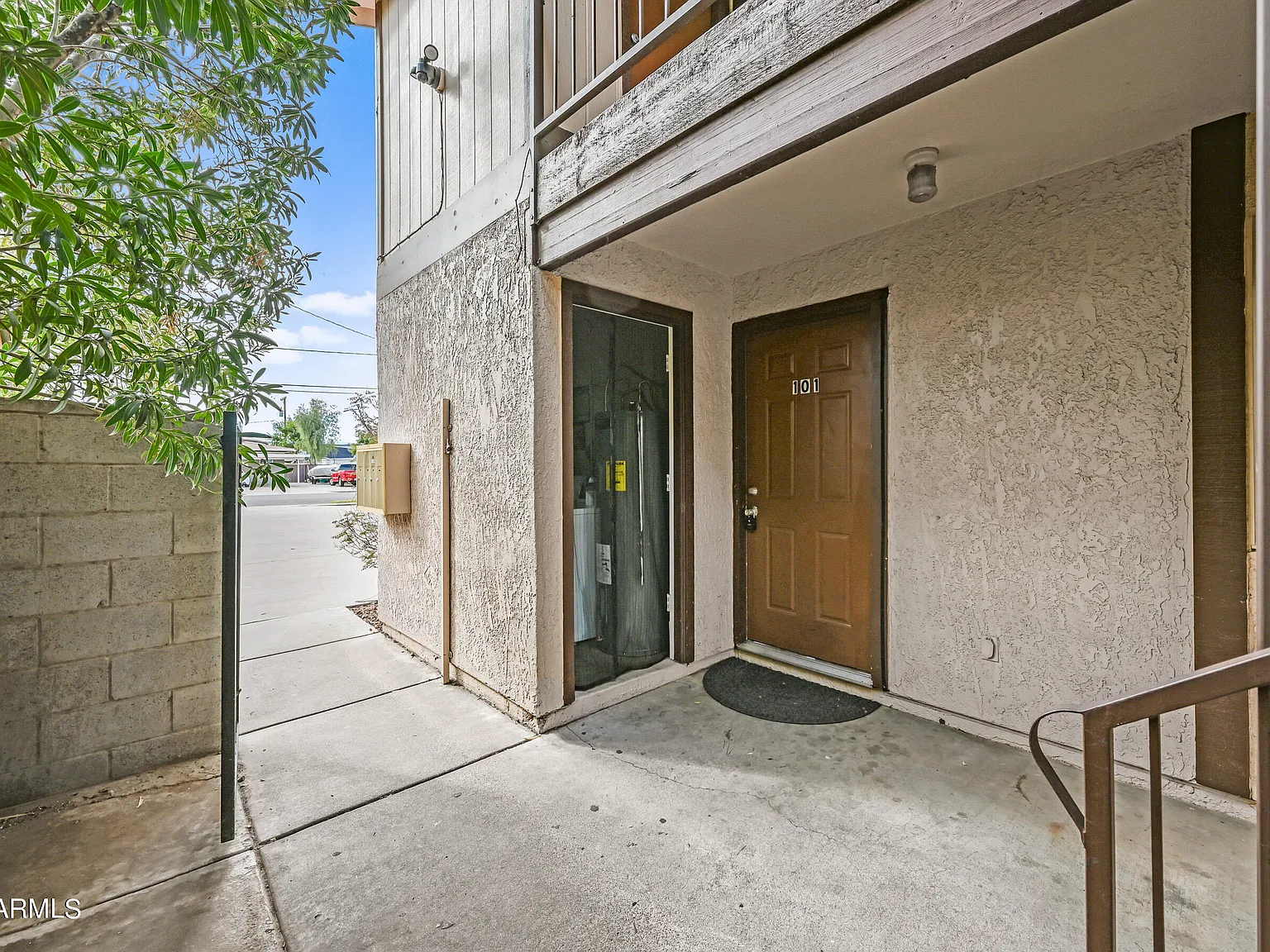 2 bed, 1.0 bath, 720 sqft, $1,195 — Photo 2