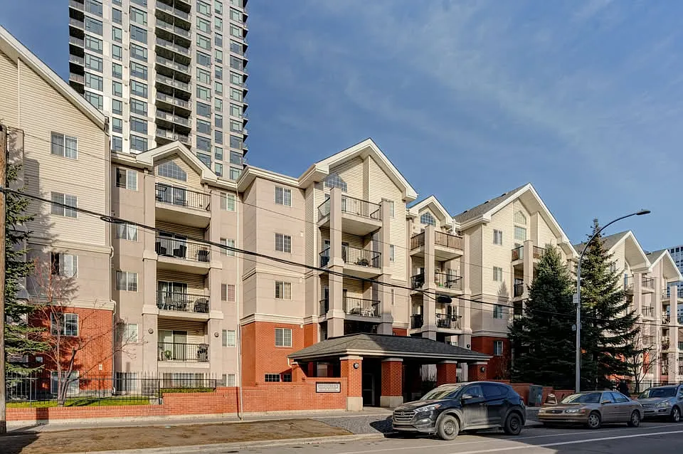 2 bed, 900 sqft, $1,995 — Photo 2