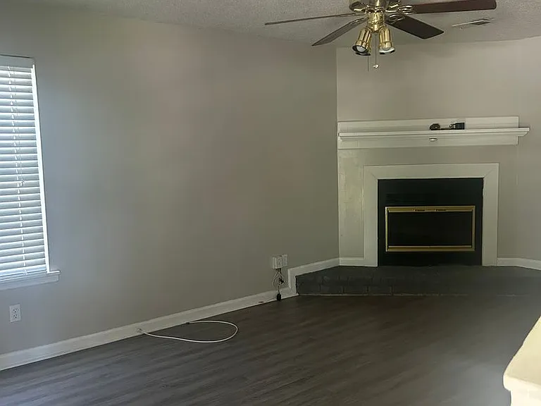 2403 Deodara Dr — Photo 2