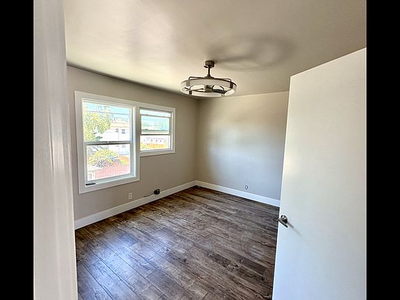 5th image of 2139 Locust Ave
