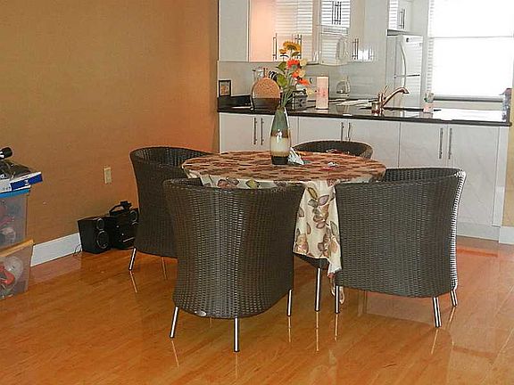 5th image of 1524 Whitehall Dr APT 303