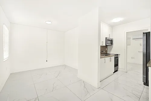 4 Sidonia Ave #2 Photo 1