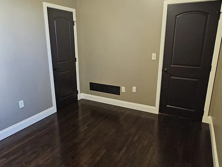 503 Windsor St #2 — Photo 20