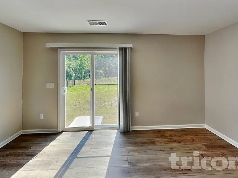 2503 Trollinger Dr — Photo 3