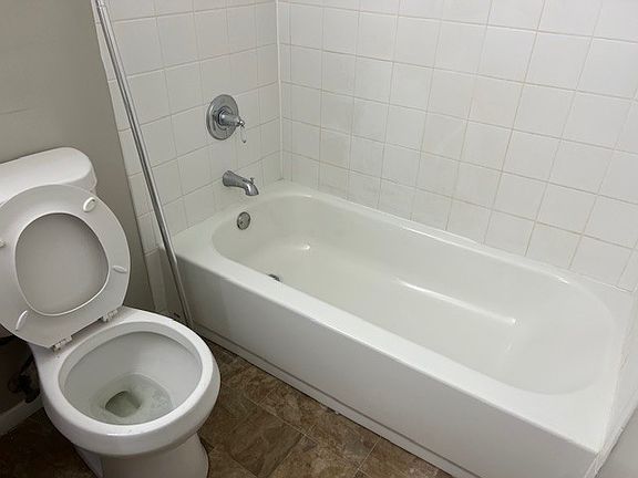 5th image of 2170 Lincoln Ave