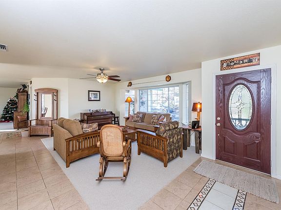 4th image of 32738 Woodhill Ln