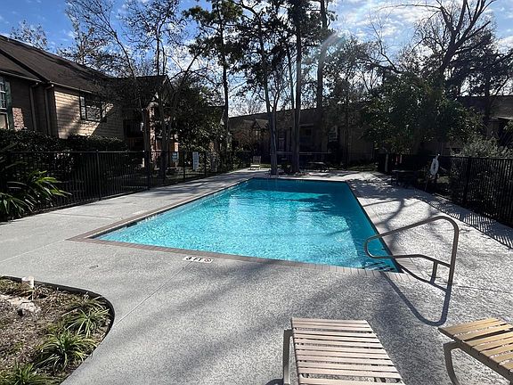 2nd image of 8225 Kingsbrook Rd APT 119