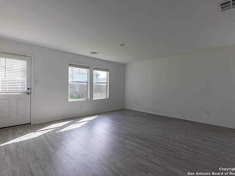 14907 Greenfield Ml — Photo 5