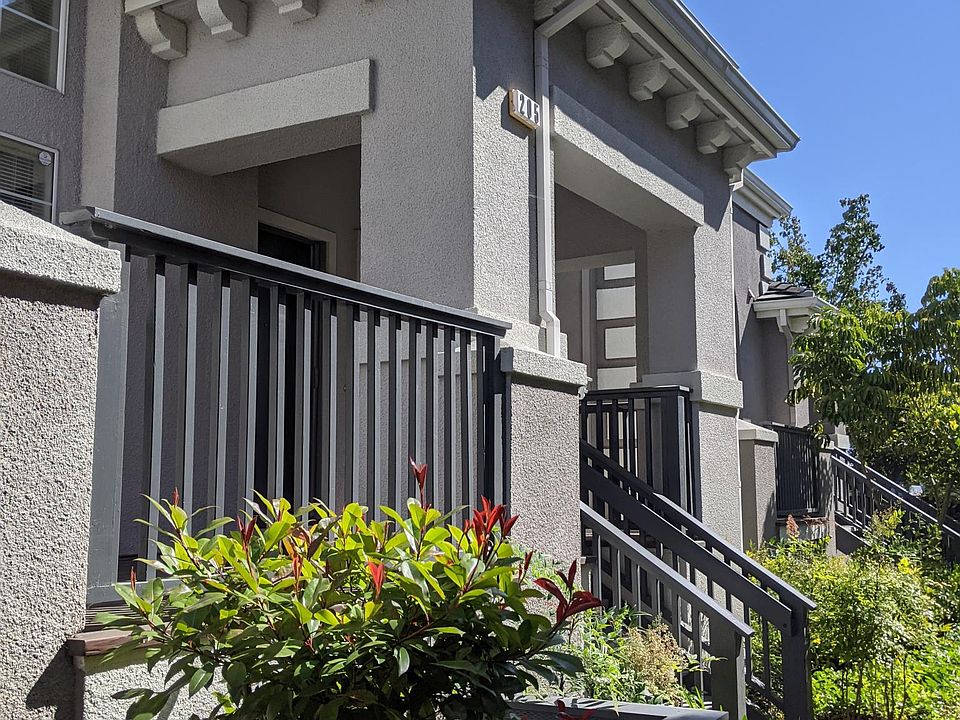 1st image of 205 Moresby Ln #205