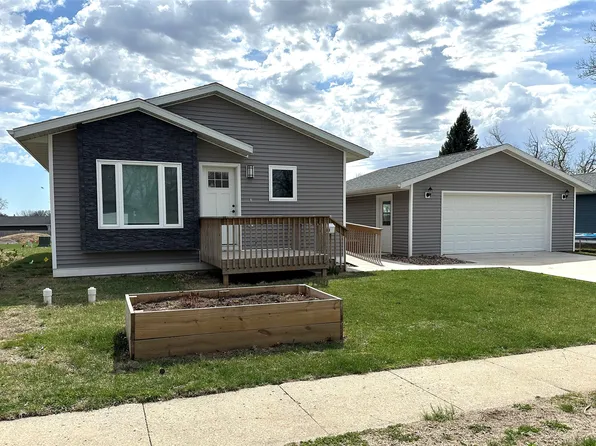 608 E Washington St, Knoxville, IA 50138