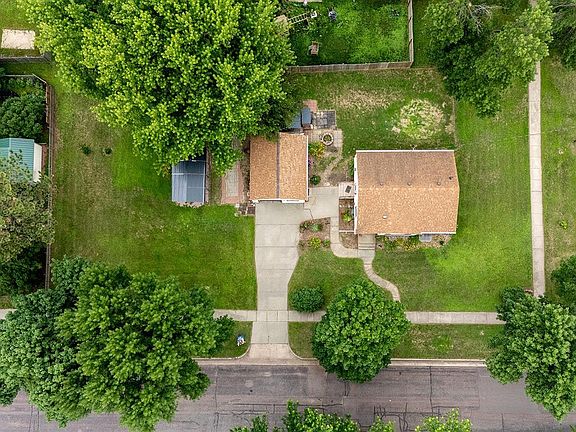 4th image of 808 2nd St