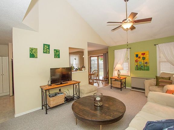 4th image of 1 Lexington Ct