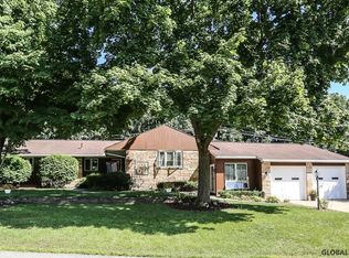 12 Rosemary Dr, Glenville, NY 12302