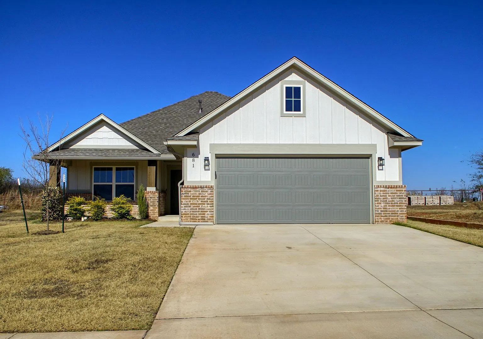 Brand New Home in Washington! — Photo 1
