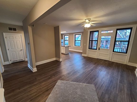 4th image of 1401 N Saint Clair St #2D