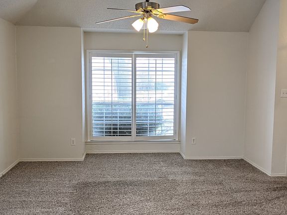 5th image of 959 Grasswood Ct