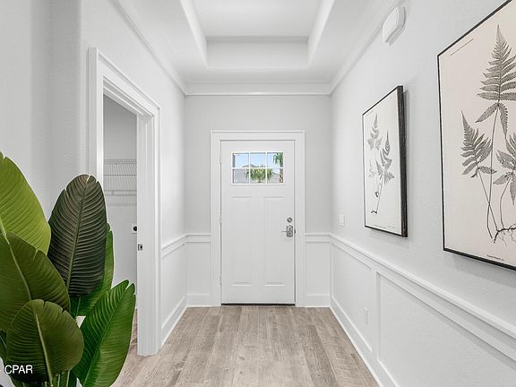 5th image of 249 N Wells St