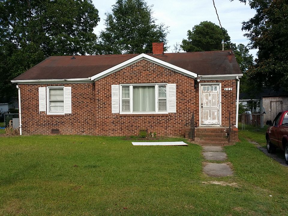 1st image of 402 W Village Dr