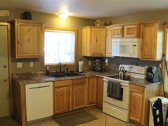 5th image of 819 N Dorn Ct