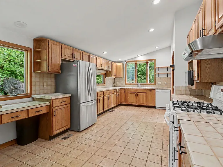 52 Stanley Rd — Photo 14
