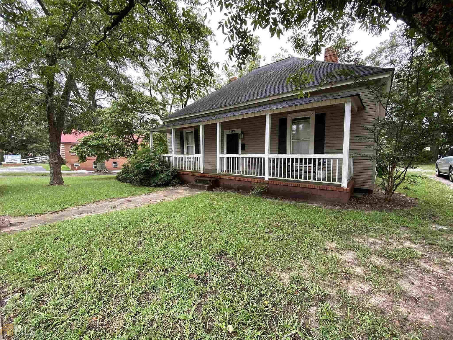 407 Forsyth St photo 1