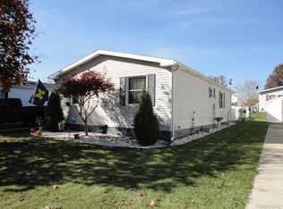 421 Raisin River Dr, Adrian, MI 49221