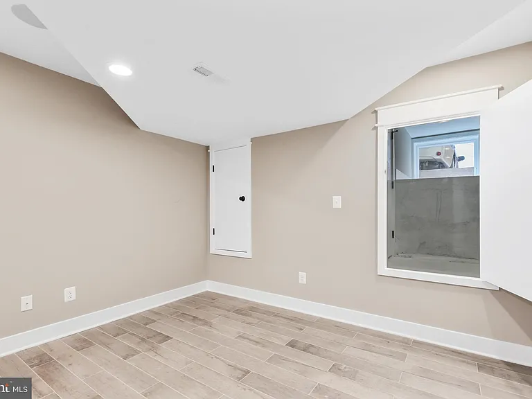 3129 Fait Ave — Photo 22