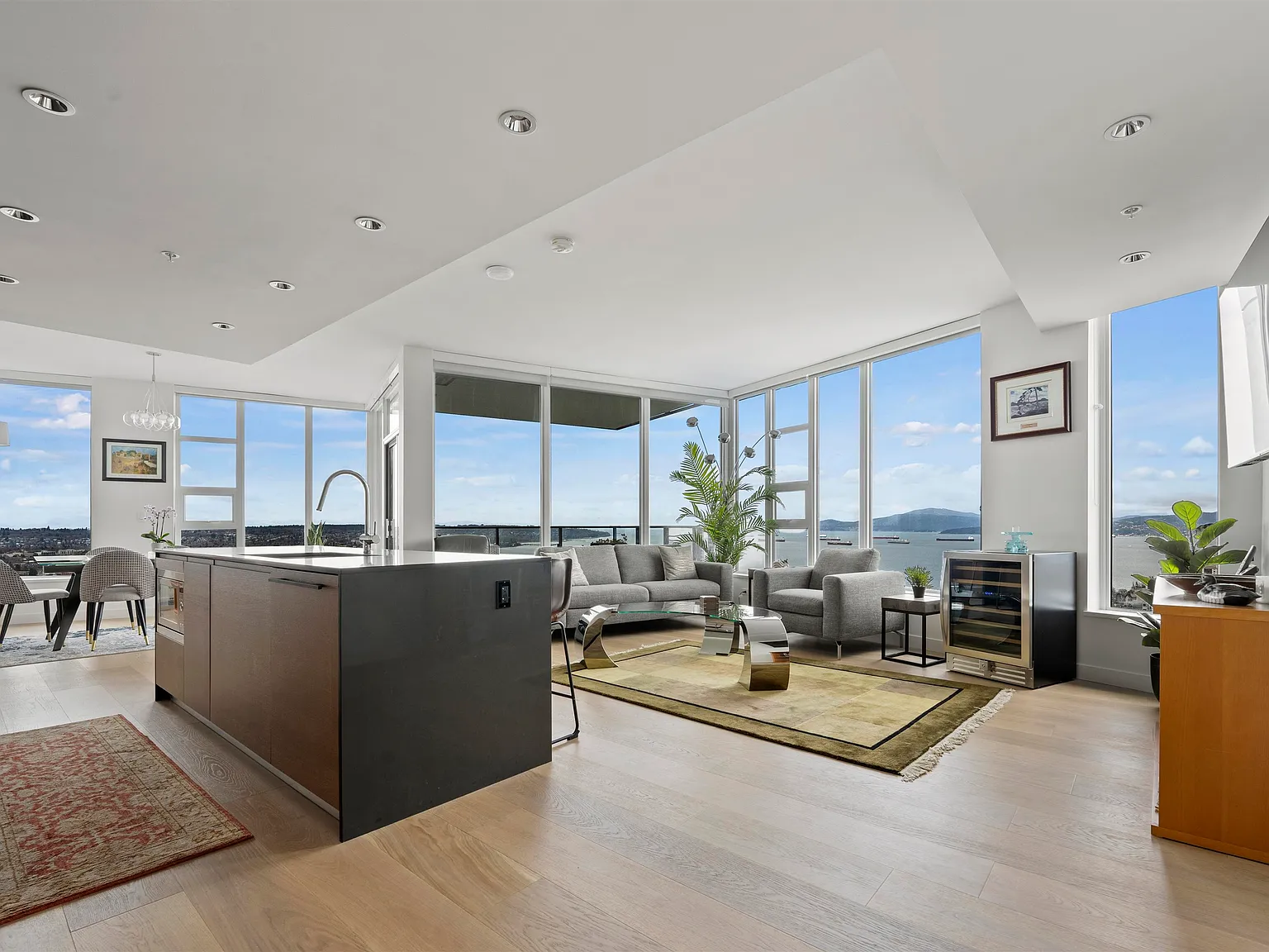 2 bed, 1500 sqft, $7,995 — Photo 4