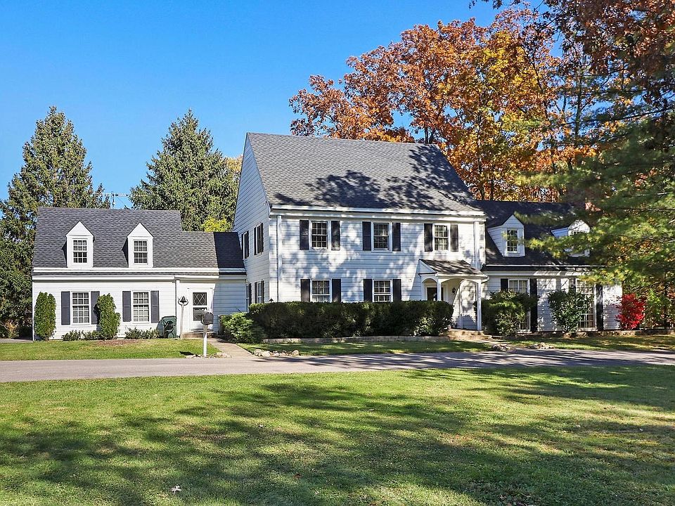 Welcome to 26267 N. Hickory!